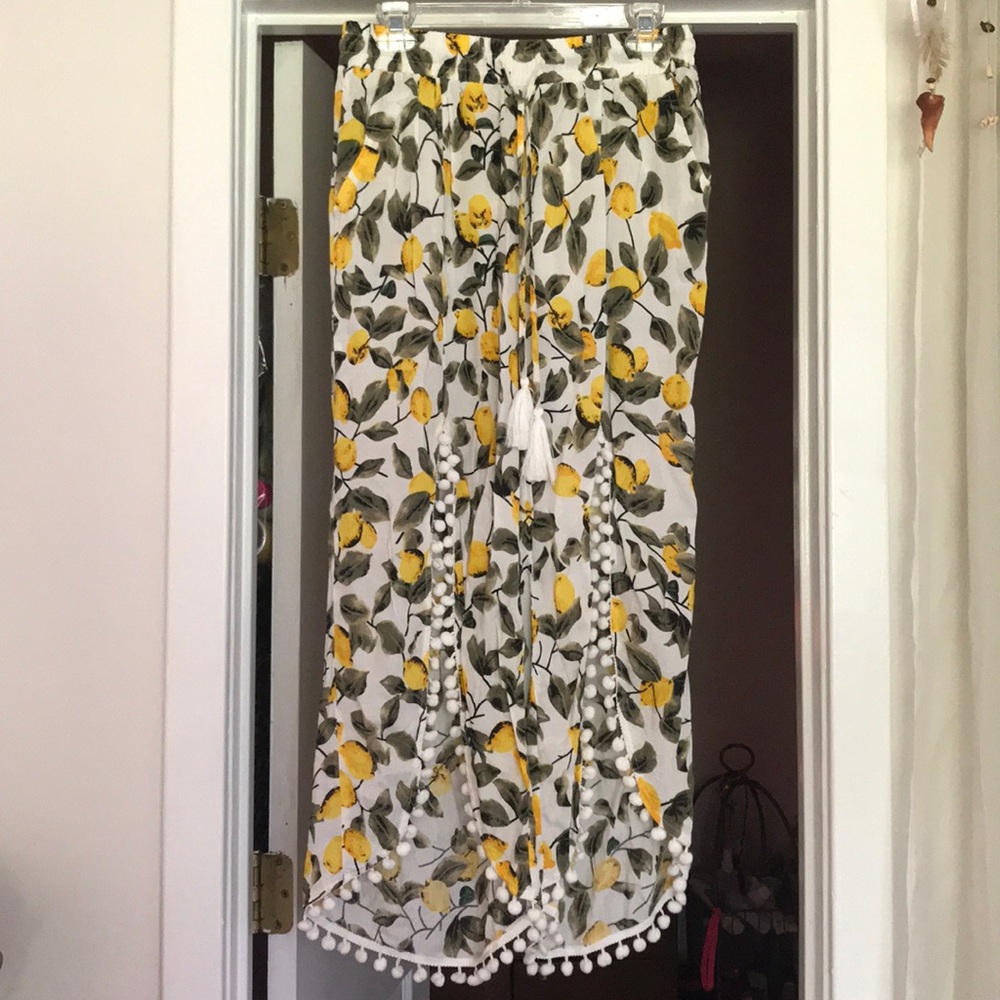 Lemon print pants